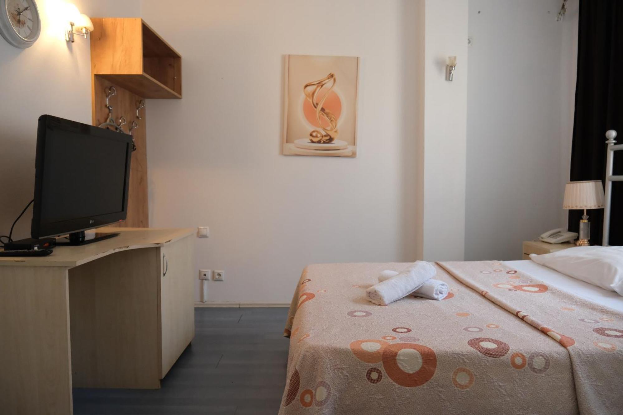 Hotel Sara & Spa Pristina Kültér fotó