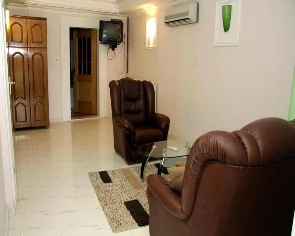 Hotel Sara & Spa Pristina Kültér fotó